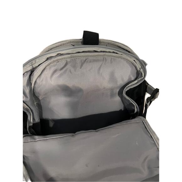 Swiss Tech Unisex 23 Liter Extreme Pocket Backpack - Picture 4 of 5